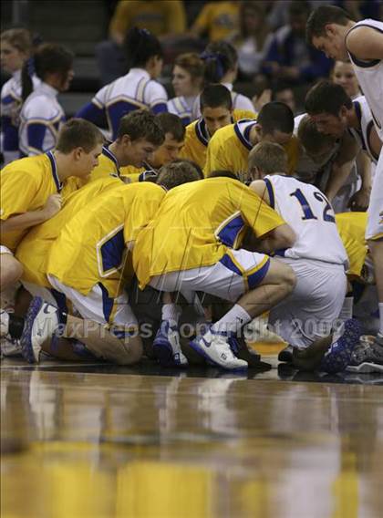 Thumbnail 2 in Newport Central Catholic vs Holmes (Ninth region semifinals) photogallery.