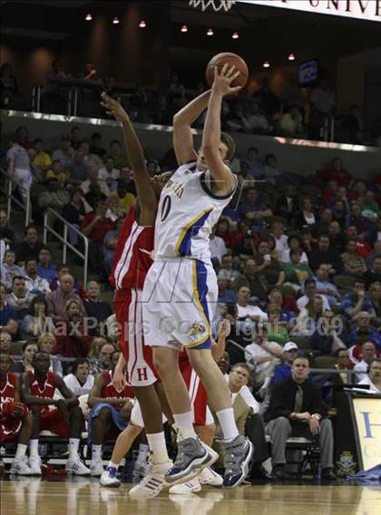 Thumbnail 1 in Newport Central Catholic vs Holmes (Ninth region semifinals) photogallery.