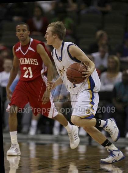 Thumbnail 1 in Newport Central Catholic vs Holmes (Ninth region semifinals) photogallery.