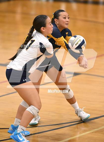 Thumbnail 1 in Punahou @'Iolani photogallery.