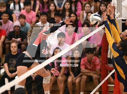 Thumbnail 3 in Punahou @'Iolani photogallery.