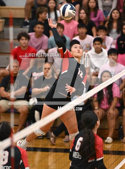 Thumbnail 1 in Punahou @'Iolani photogallery.