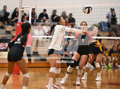 Thumbnail 3 in Punahou @'Iolani photogallery.