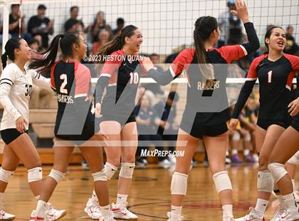 Thumbnail 3 in Punahou @'Iolani photogallery.