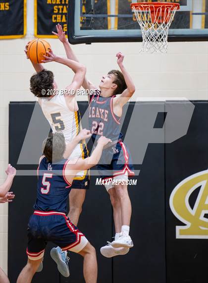 Thumbnail 2 in Leake Academy vs. Washington photogallery.