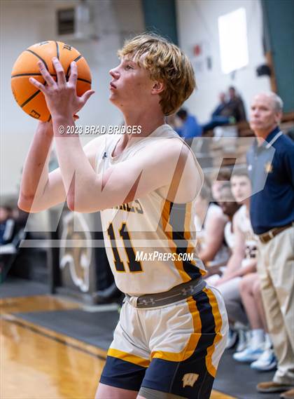 Thumbnail 2 in Leake Academy vs. Washington photogallery.
