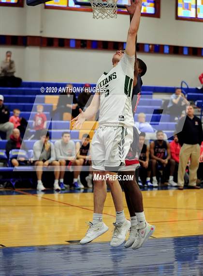 Thumbnail 3 in Holy Trinity vs St. Francis Prep (Tom Crotty Classic) photogallery.