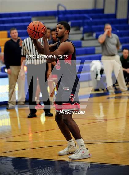 Thumbnail 1 in Holy Trinity vs St. Francis Prep (Tom Crotty Classic) photogallery.