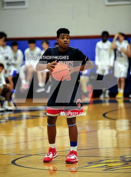 Thumbnail 2 in Holy Trinity vs St. Francis Prep (Tom Crotty Classic) photogallery.