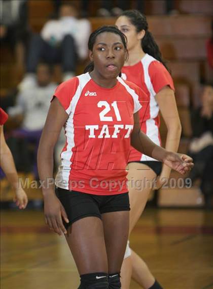 Thumbnail 1 in Granada Hills @ Taft photogallery.