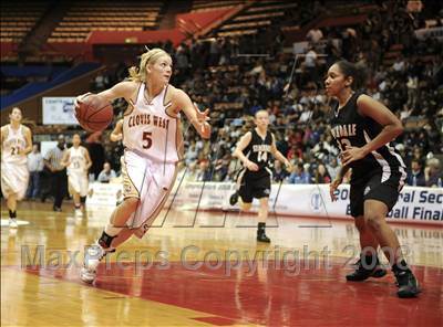 Thumbnail 1 in Stockdale vs. Clovis West (CIF CS D1 Final) photogallery.