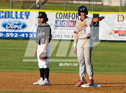 Thumbnail 2 in Glendora vs Etiwanda photogallery.