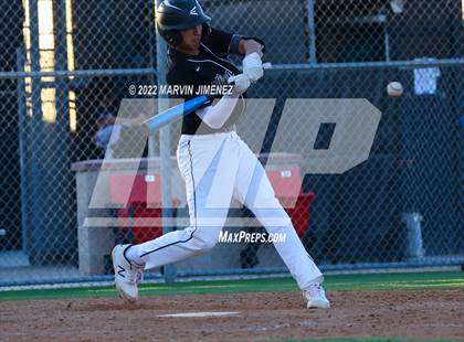 Thumbnail 2 in Glendora vs Etiwanda photogallery.