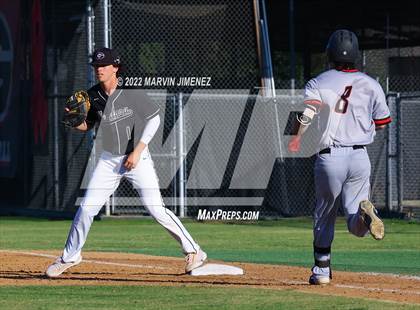 Thumbnail 3 in Glendora vs Etiwanda photogallery.