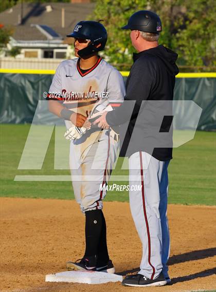 Thumbnail 3 in Glendora vs Etiwanda photogallery.