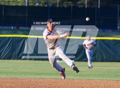 Thumbnail 3 in Glendora vs Etiwanda photogallery.