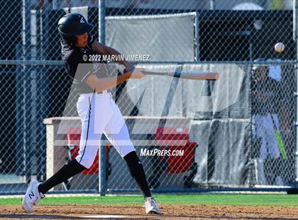 Thumbnail 2 in Glendora vs Etiwanda photogallery.