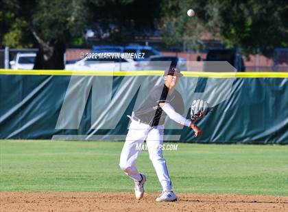 Thumbnail 2 in Glendora vs Etiwanda photogallery.