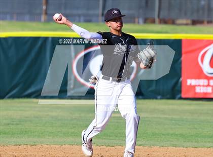 Thumbnail 3 in Glendora vs Etiwanda photogallery.