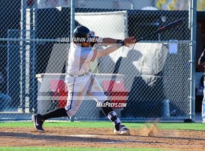 Thumbnail 3 in Glendora vs Etiwanda photogallery.