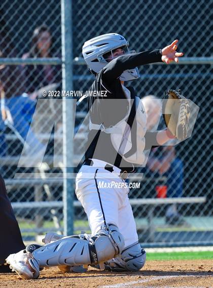 Thumbnail 3 in Glendora vs Etiwanda photogallery.