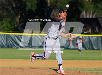 Thumbnail 1 in Glendora vs Etiwanda photogallery.
