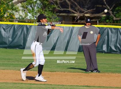 Thumbnail 2 in Glendora vs Etiwanda photogallery.