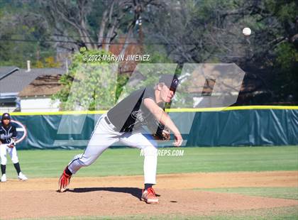 Thumbnail 1 in Glendora vs Etiwanda photogallery.