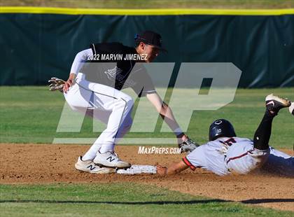 Thumbnail 3 in Glendora vs Etiwanda photogallery.