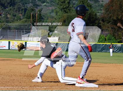 Thumbnail 1 in Glendora vs Etiwanda photogallery.