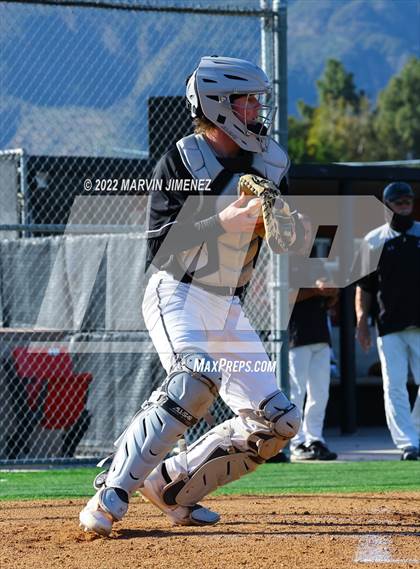 Thumbnail 1 in Glendora vs Etiwanda photogallery.