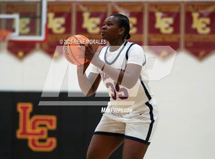 Thumbnail 3 in Granada Hills Charter vs Maranatha photogallery.