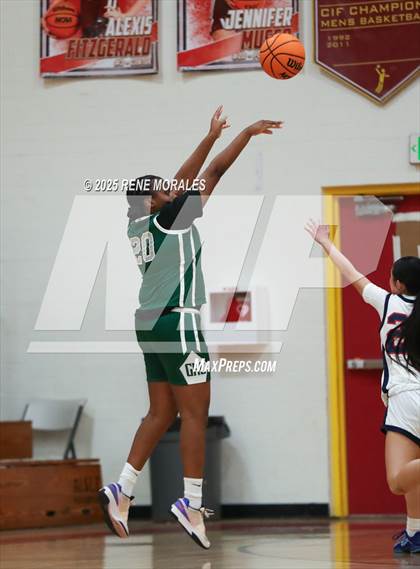 Thumbnail 3 in Granada Hills Charter vs Maranatha photogallery.