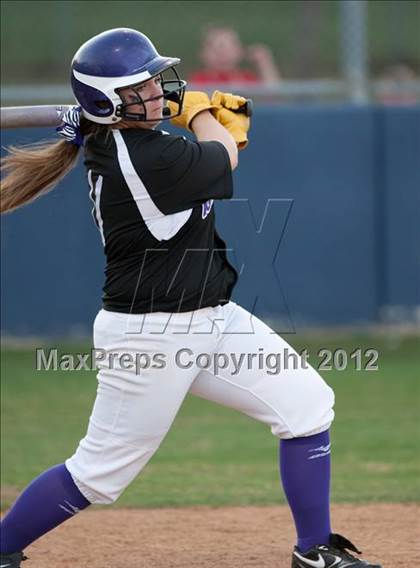 Thumbnail 2 in Bonham vs Lovejoy (3A Region II Area Playoff) photogallery.