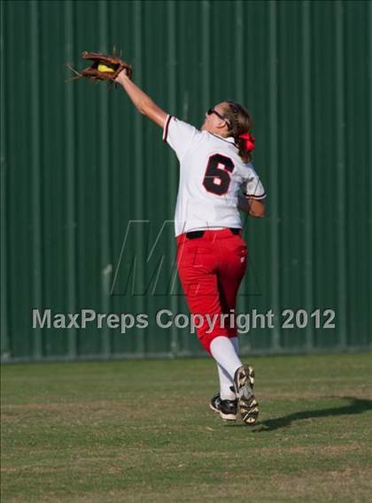 Thumbnail 1 in Bonham vs Lovejoy (3A Region II Area Playoff) photogallery.