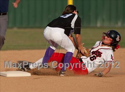 Thumbnail 3 in Bonham vs Lovejoy (3A Region II Area Playoff) photogallery.
