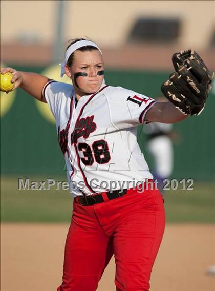 Thumbnail 1 in Bonham vs Lovejoy (3A Region II Area Playoff) photogallery.