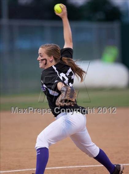 Thumbnail 3 in Bonham vs Lovejoy (3A Region II Area Playoff) photogallery.