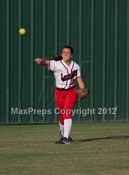 Thumbnail 1 in Bonham vs Lovejoy (3A Region II Area Playoff) photogallery.