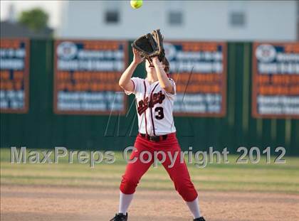 Thumbnail 3 in Bonham vs Lovejoy (3A Region II Area Playoff) photogallery.