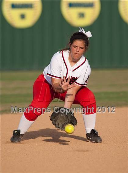 Thumbnail 1 in Bonham vs Lovejoy (3A Region II Area Playoff) photogallery.