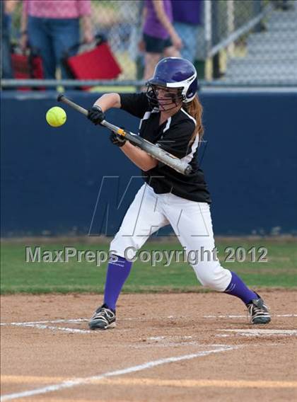 Thumbnail 2 in Bonham vs Lovejoy (3A Region II Area Playoff) photogallery.