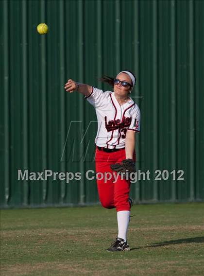 Thumbnail 3 in Bonham vs Lovejoy (3A Region II Area Playoff) photogallery.