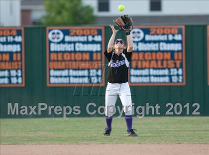 Thumbnail 2 in Bonham vs Lovejoy (3A Region II Area Playoff) photogallery.