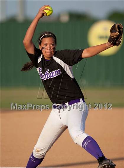 Thumbnail 2 in Bonham vs Lovejoy (3A Region II Area Playoff) photogallery.