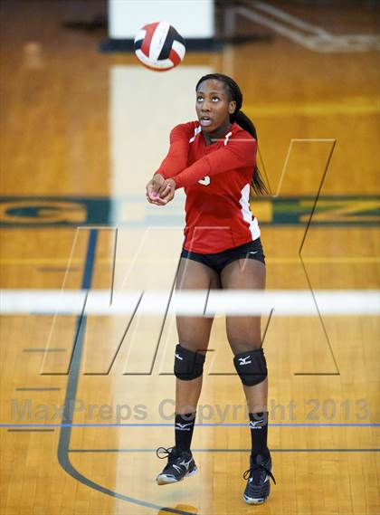 Thumbnail 2 in Creekview vs. Allatoona (Tri-Match) photogallery.