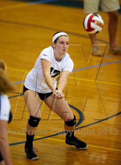 Thumbnail 2 in Creekview vs. Allatoona (Tri-Match) photogallery.