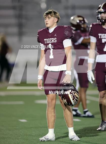 Thumbnail 3 in Vista Ridge @ Dripping Springs (UIL 6A Bi-District Playoff) photogallery.