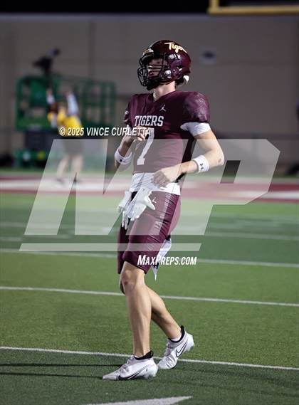 Thumbnail 2 in Vista Ridge @ Dripping Springs (UIL 6A Bi-District Playoff) photogallery.
