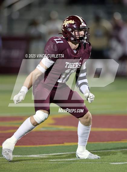 Thumbnail 3 in Vista Ridge @ Dripping Springs (UIL 6A Bi-District Playoff) photogallery.